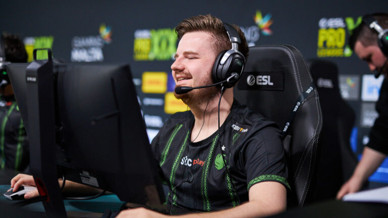 CS2 Roster Updates 2024: What Are the Mid-Season Changes?